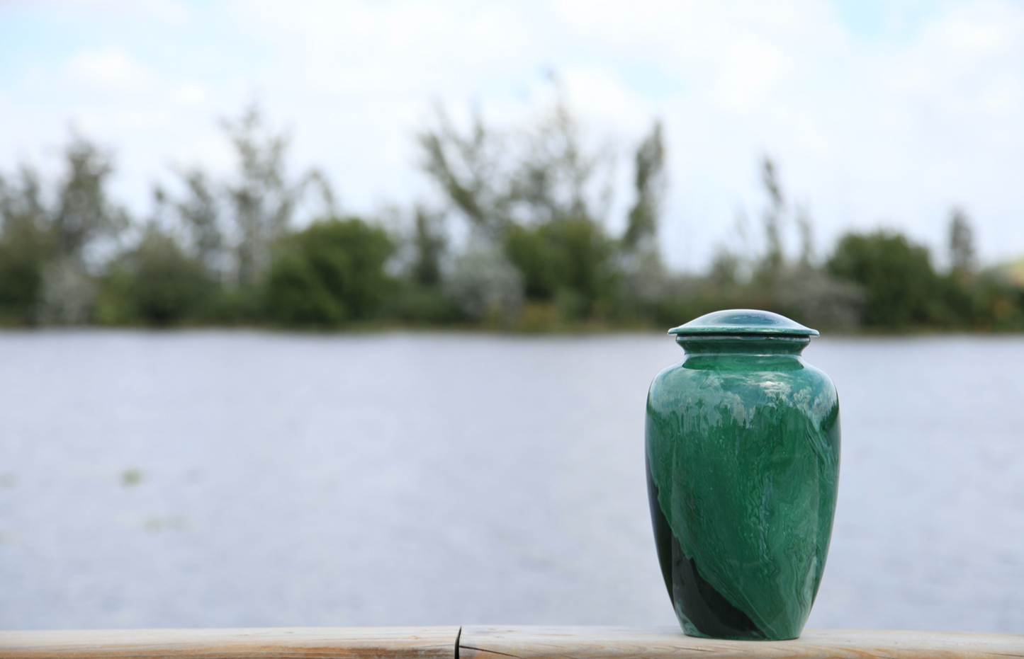 Adult Urn in Green Milo